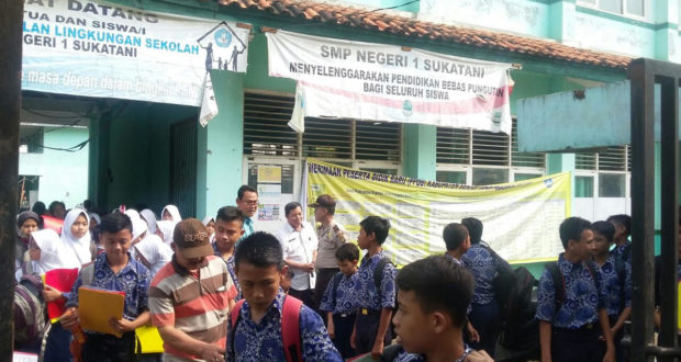 cianjur lowongan satpam Kades Geruduk Publisher Warga Sukatani SMPN Dan Jabar 1