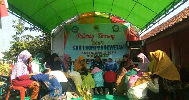 'Paturay Tineung' Siswa SDN 1 Dompyong Wetan